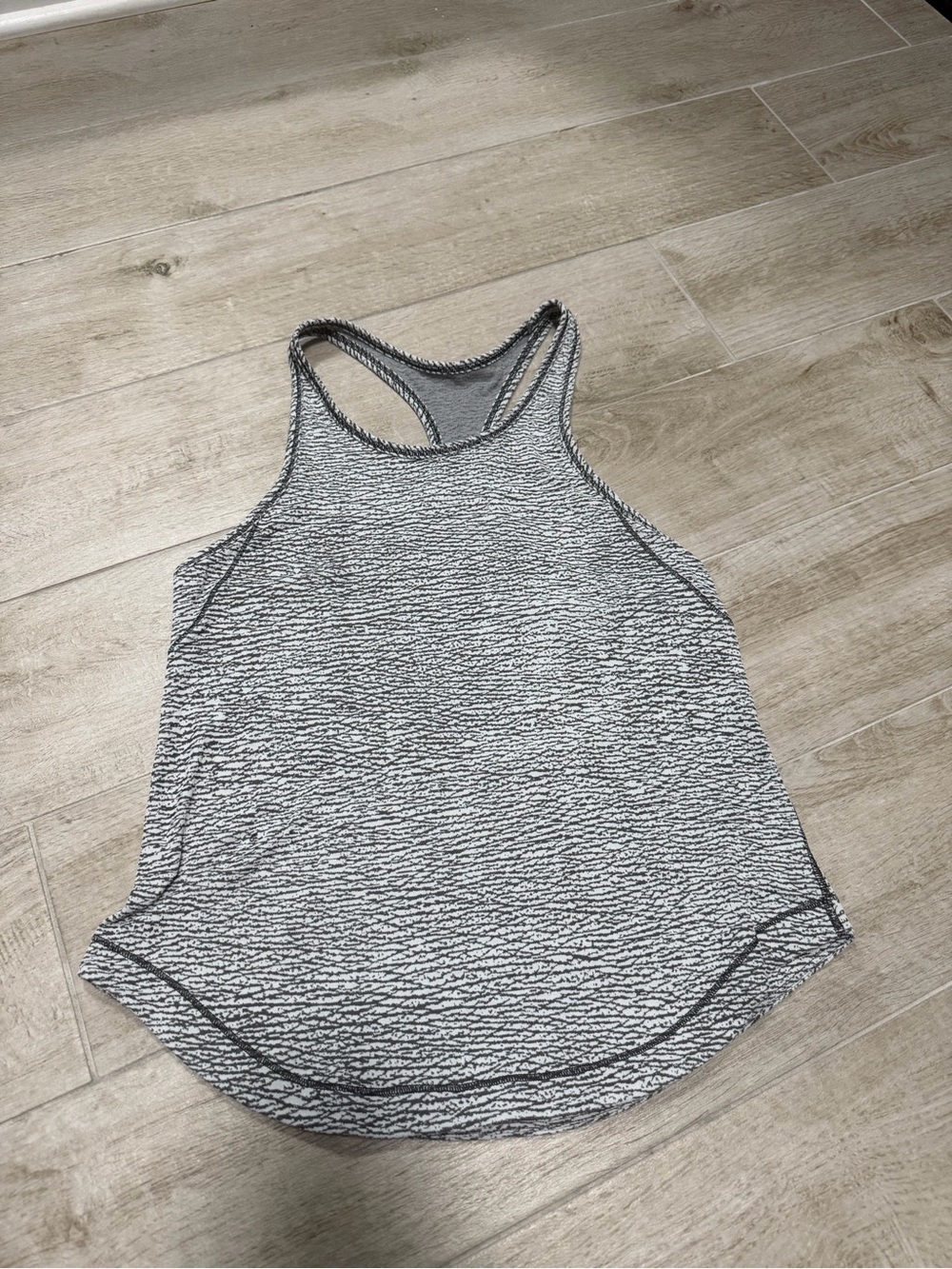 Lululemon workout Gray Patterned Racerback Women's Tank Top size 4